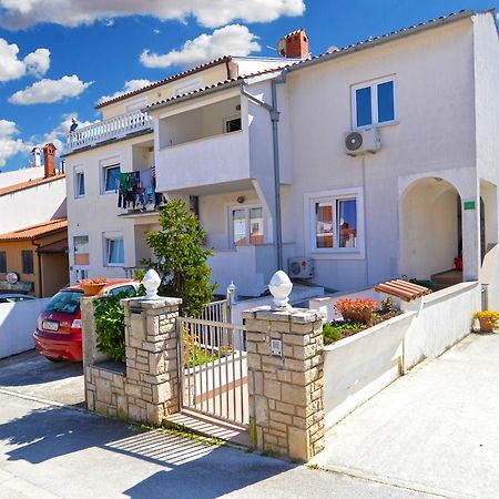 Apartment Vladimira 1569 Πούλα Εξωτερικό φωτογραφία