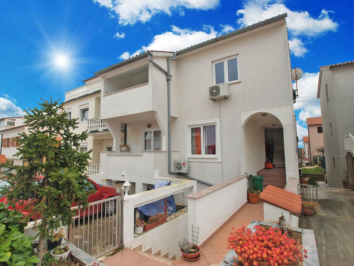 Apartment Vladimira 1569 Πούλα Εξωτερικό φωτογραφία