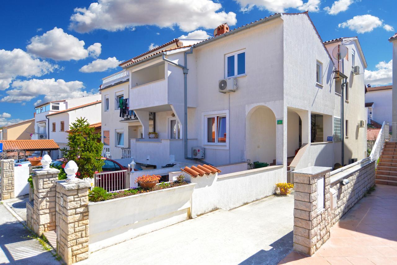 Apartment Vladimira 1569 Πούλα Εξωτερικό φωτογραφία